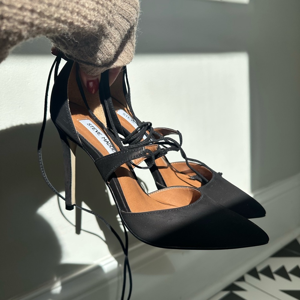Steve Madden Raela Black Lace-Up Pointed Toe Stiletto Heels 6.5